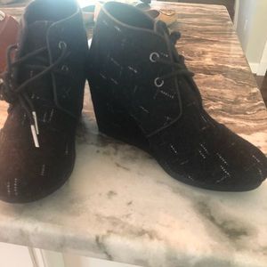 Toms black suede wedge booties